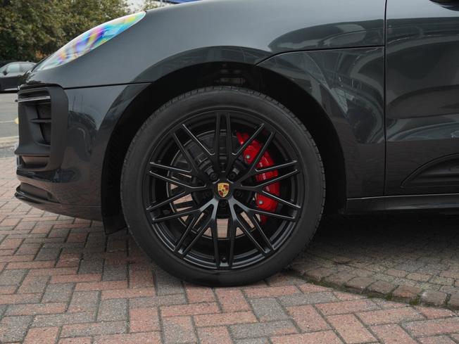 PORSCHE Macan Photo 4