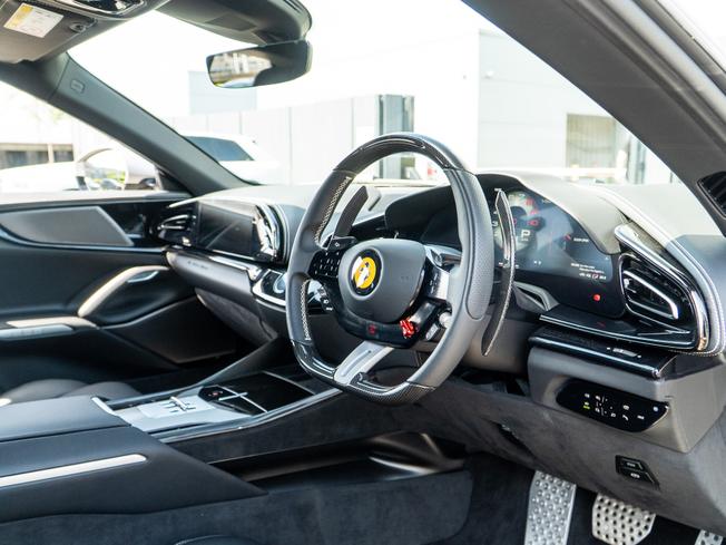 FERRARI Purosangue Photo 13
