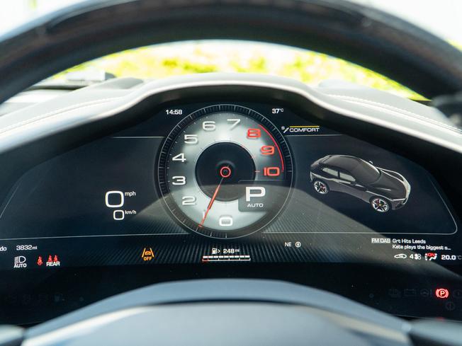 FERRARI Purosangue Photo 9