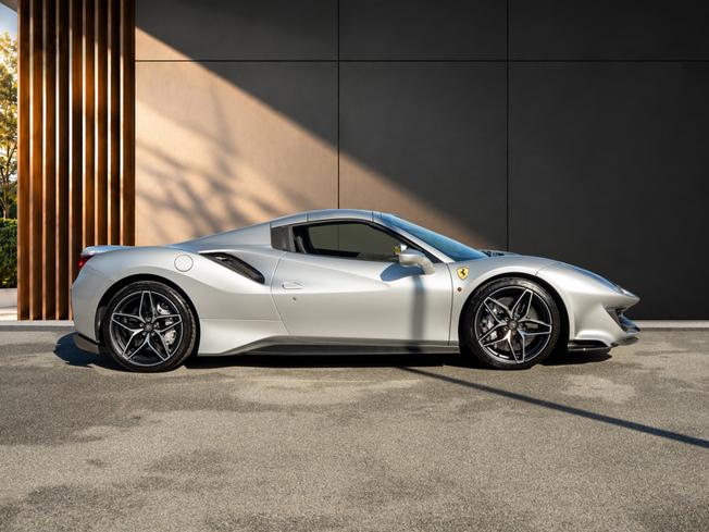Ferrari 488 Pista Photo 11