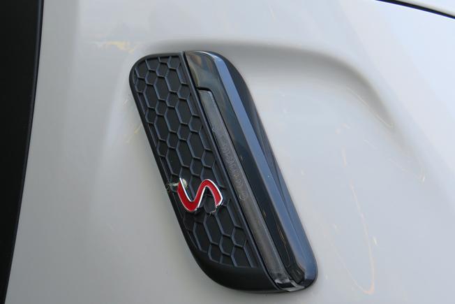 MINI Hatch Photo 10