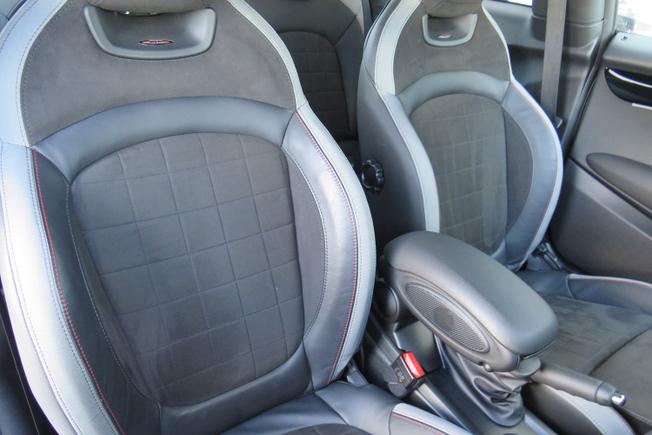 MINI Hatch Photo 15