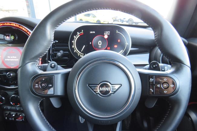 MINI Hatch Photo 18
