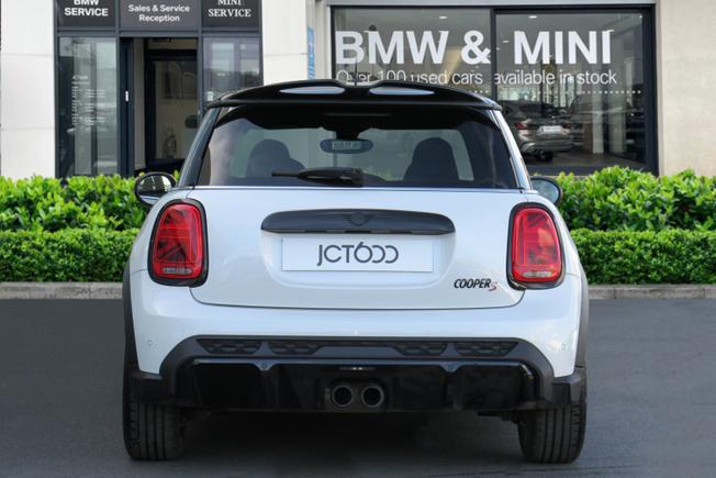 MINI Hatch Photo 5
