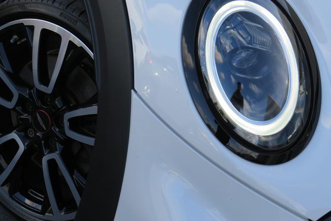 MINI Hatch Photo 6