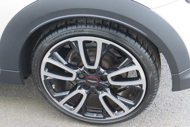 MINI Hatch Photo 9