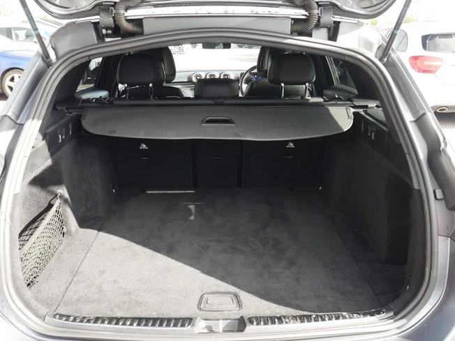 MERCEDES-BENZ C Class Photo 9