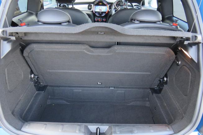MINI Hatch Photo 10