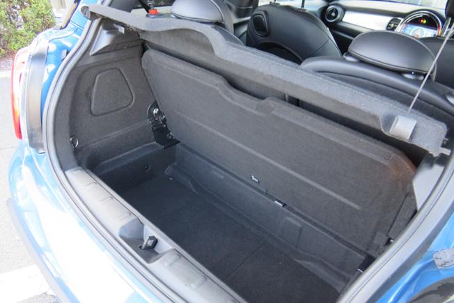 MINI Hatch Photo 11
