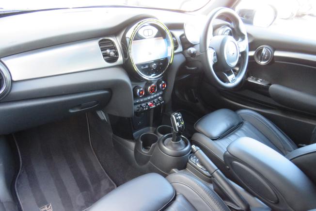 MINI Hatch Photo 15