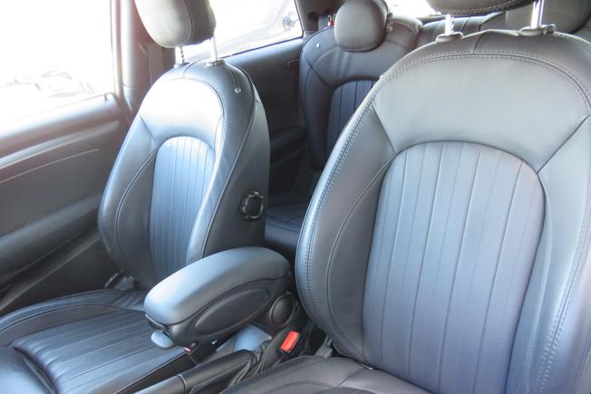 MINI Hatch Photo 16