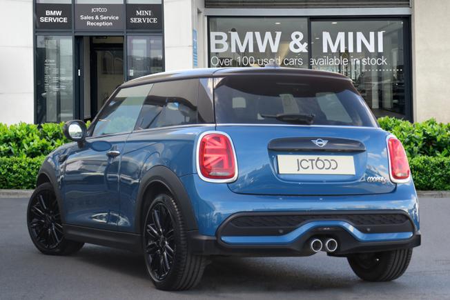 MINI Hatch Photo 2