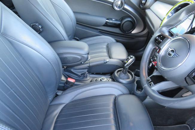 MINI Hatch Photo 20