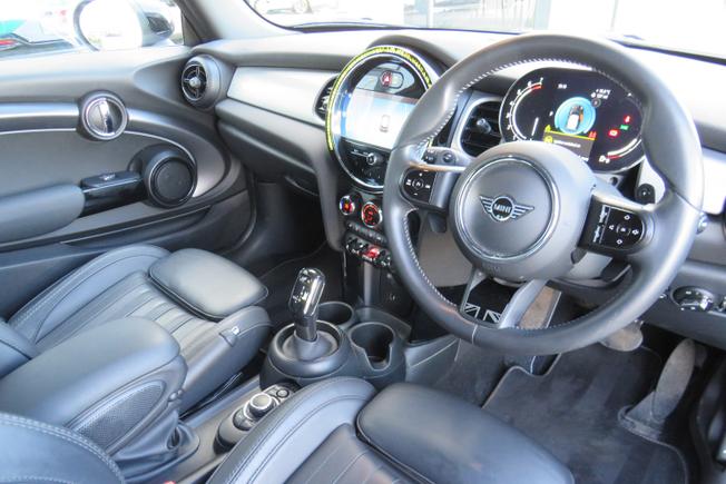 MINI Hatch Photo 21