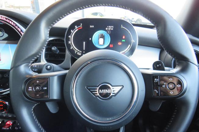 MINI Hatch Photo 24