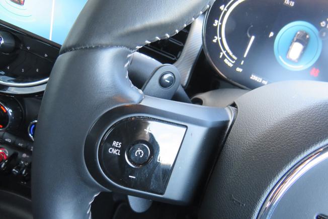 MINI Hatch Photo 25