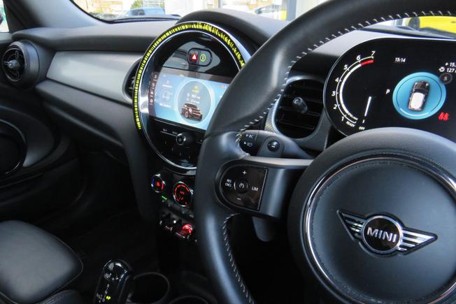 MINI Hatch Photo 34