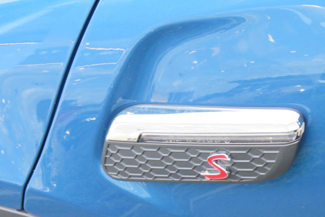MINI Hatch Photo 7