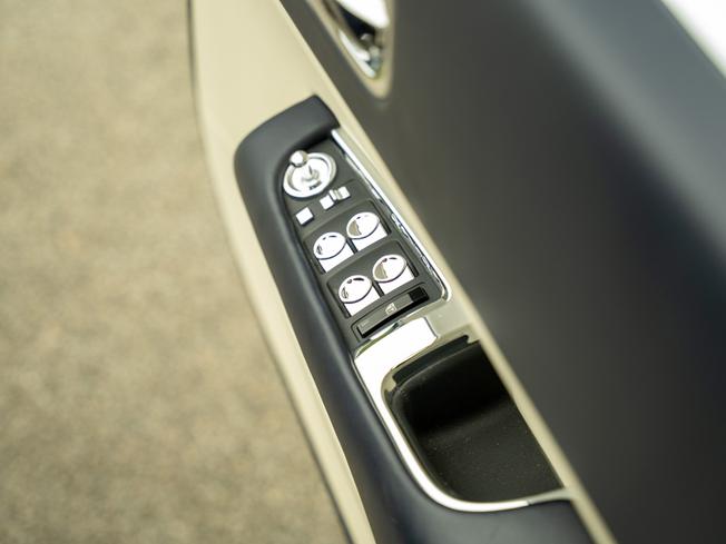 ROLLS-ROYCE Wraith Photo 12