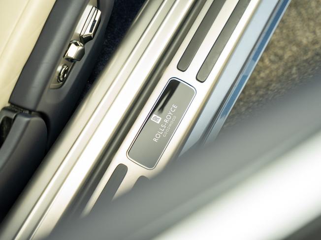 ROLLS-ROYCE Wraith Photo 13