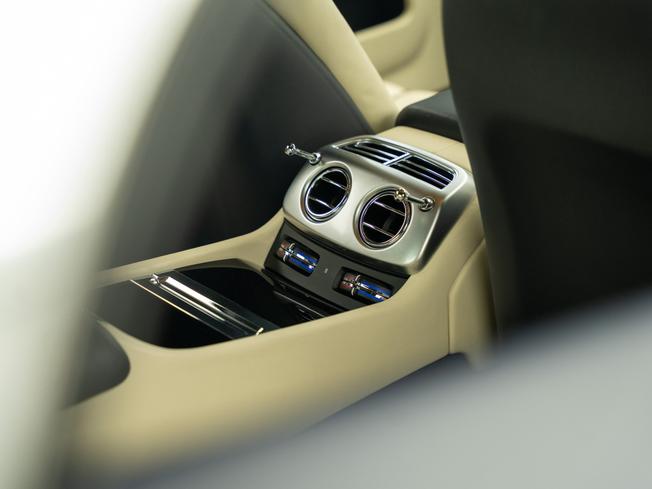 ROLLS-ROYCE Wraith Photo 19