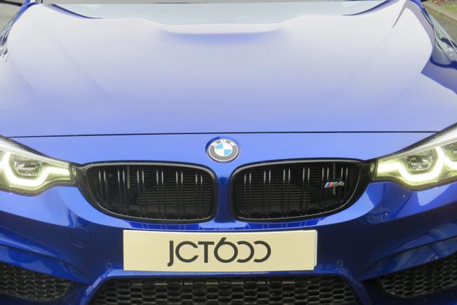 BMW M4 Photo 10