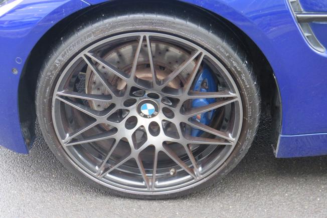 BMW M4 Photo 11
