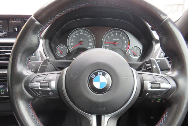 BMW M4 Photo 25