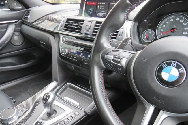 BMW M4 Photo 35