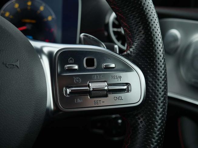 MERCEDES-BENZ E Class Photo 13