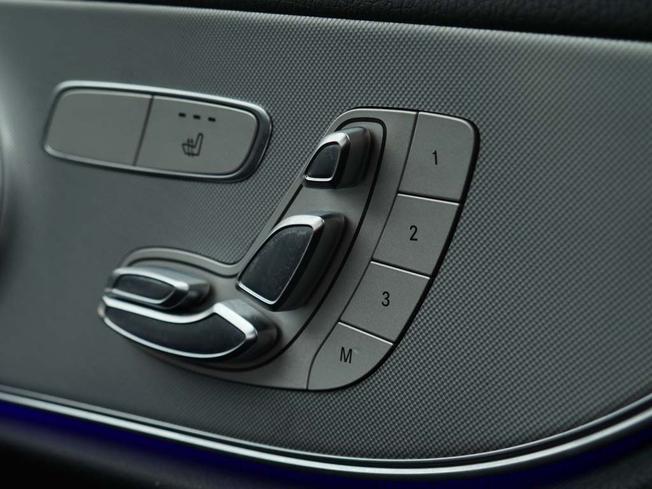 MERCEDES-BENZ E Class Photo 16