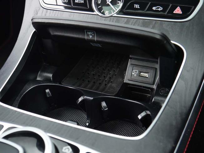 MERCEDES-BENZ E Class Photo 21