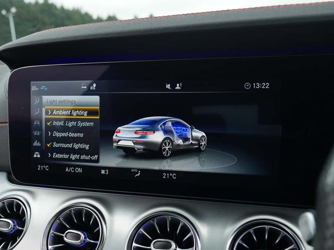 MERCEDES-BENZ E Class Photo 22