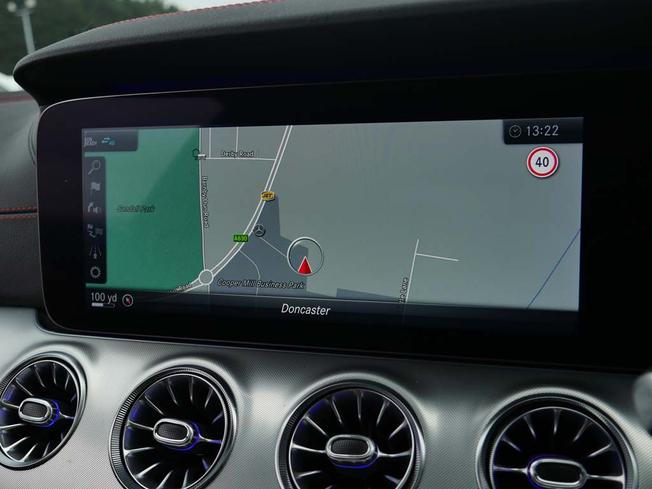 MERCEDES-BENZ E Class Photo 23