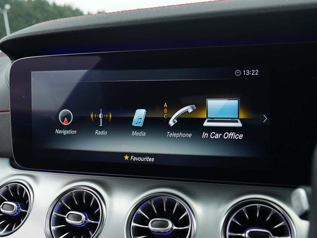 MERCEDES-BENZ E Class Photo 27