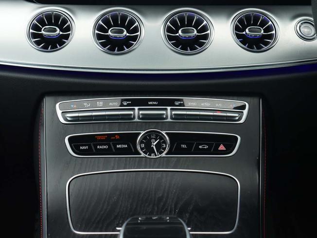 MERCEDES-BENZ E Class Photo 45
