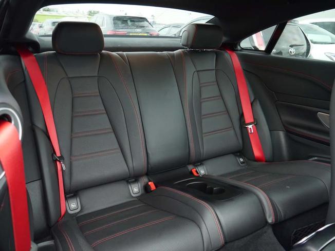 MERCEDES-BENZ E Class Photo 8