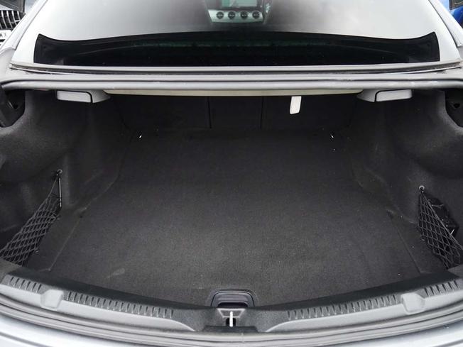 MERCEDES-BENZ E Class Photo 9