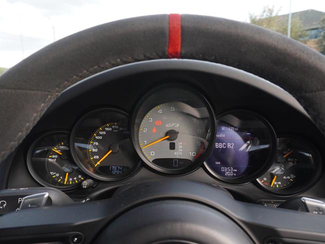 PORSCHE 911 Photo 16