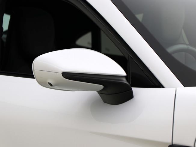 PORSCHE Taycan Photo 11