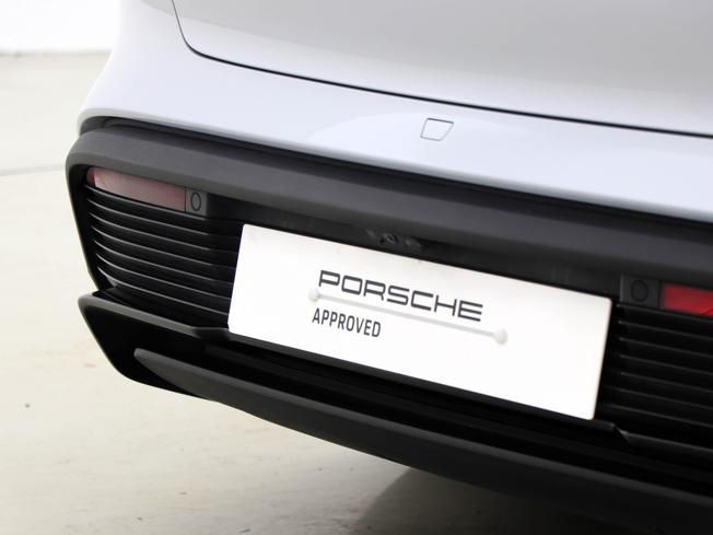PORSCHE Taycan Photo 22