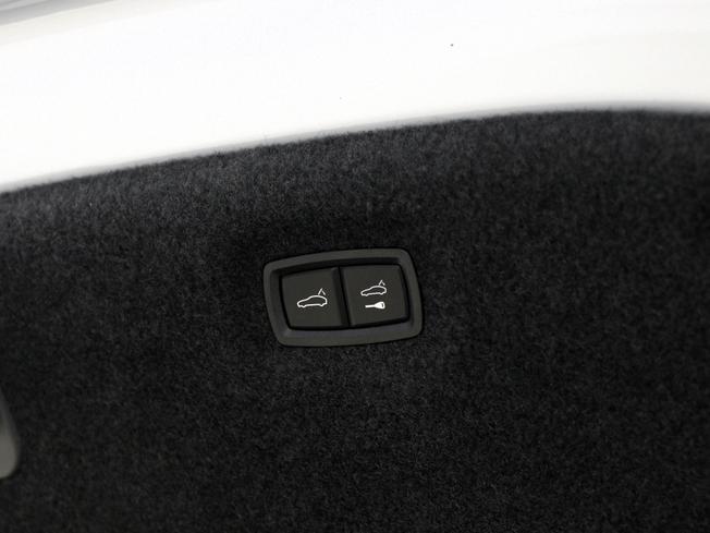 PORSCHE Taycan Photo 26