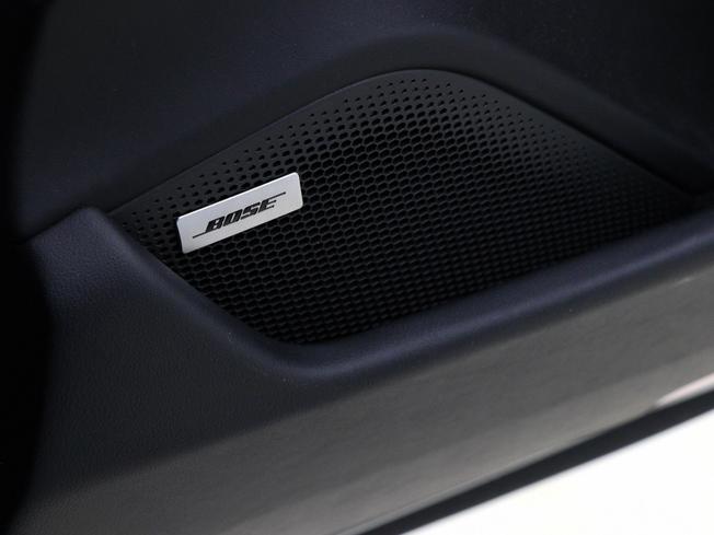 PORSCHE Taycan Photo 27