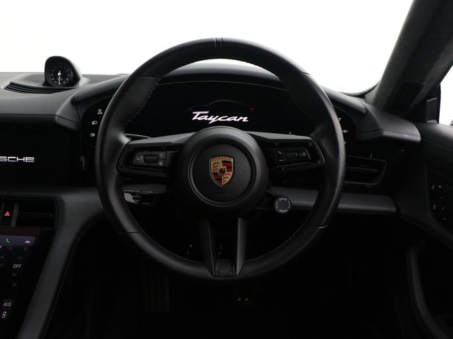 PORSCHE Taycan Photo 28
