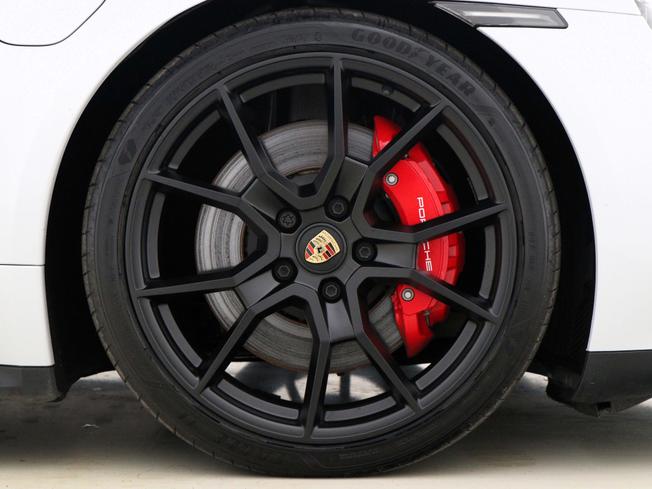 PORSCHE Taycan Photo 4