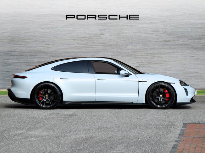 PORSCHE Taycan Photo 5