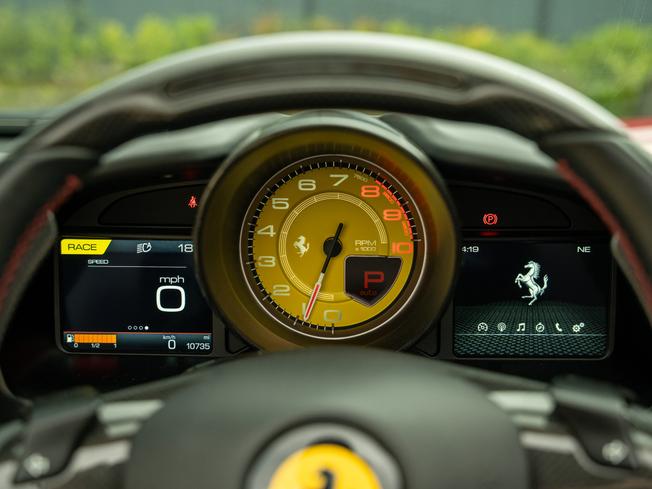 FERRARI F8 Photo 12
