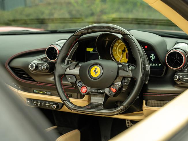 FERRARI F8 Photo 24