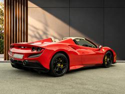 FERRARI F8 Photo 3