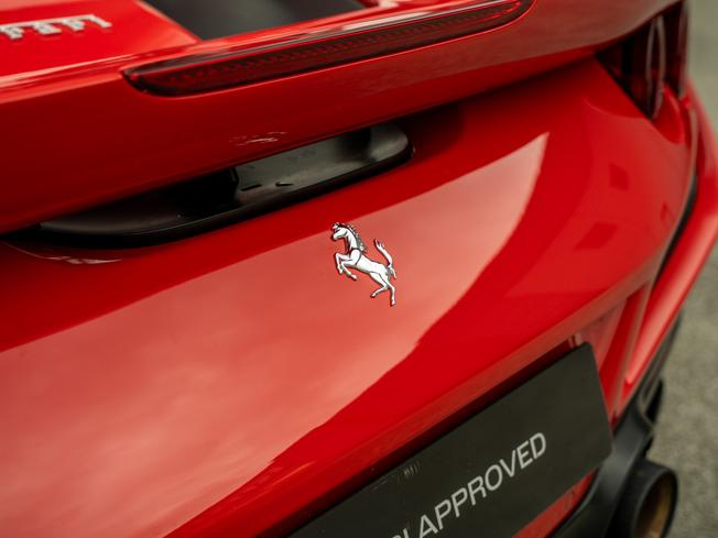 FERRARI F8 Photo 38